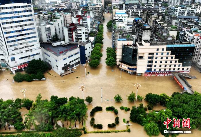 强降雨致福建75县受灾 转移民众逾16.7万人次