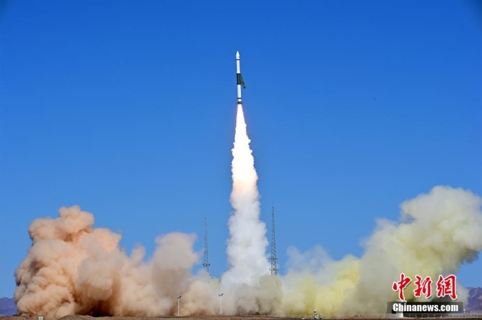 北京时间6月22日10时08分，中国在酒泉卫星发射中心使用快舟一号甲运载火箭，成功将天行一号试验卫星发射升空。卫星顺利进入预定轨道，发射任务获得圆满成功。 <a target='_blank' href='/'>中新社</a>发 汪江波 摄