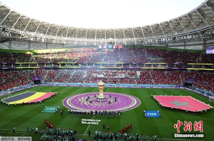 北京時間11月27日，卡塔爾世界杯小組賽F組第2輪，比利時隊對陣摩洛哥隊的比賽正式打響。