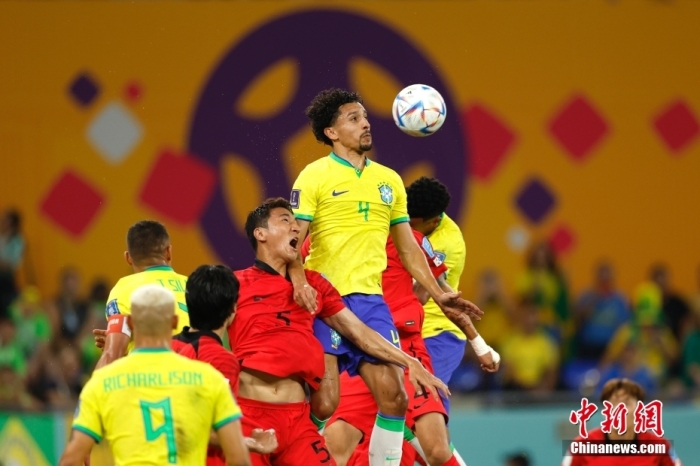巴西队跳舞庆祝进球 ，究竟该不该受批评
？