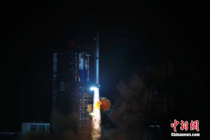 北京时间12月15日2时25分，中国在西昌卫星发射中心使用长征二号丁运载火箭，成功将遥感三十六号卫星发射升空。西昌卫星发射中心 供图