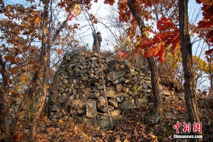 “萬(wàn)里長(zhǎng)城東端第一燧”——遼寧省丹東市寬甸縣紅石鎮(zhèn)的興隆堡烽燧。 趙琛 攝