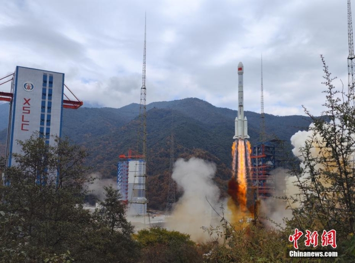 北京時辰12月29日12時43分,我邦正正在西昌衛星噴射中心操縱少征三號乙運載火箭,成功將嚐試十號02星噴射降空,衛星順利進進預定軌講,噴射任務獲得完竣成功,該衛星重要用於空間情形監測等老手藝正正在軌考據嚐試。此次任務是少征係列運載火箭第458次翱翔。胡煦劼 攝 北京時辰12月29日12時43分,我邦正正在西昌衛星噴射中心操縱少征三號乙運載火箭,成功將嚐試十號02星噴射降空,衛星順利進進預定軌講,噴射任務獲得完竣成功,該衛星重要用於空間情形監測等老手藝正正在軌考據嚐試。此次任務是少征係列運載火箭第458次翱翔。胡煦劼 攝