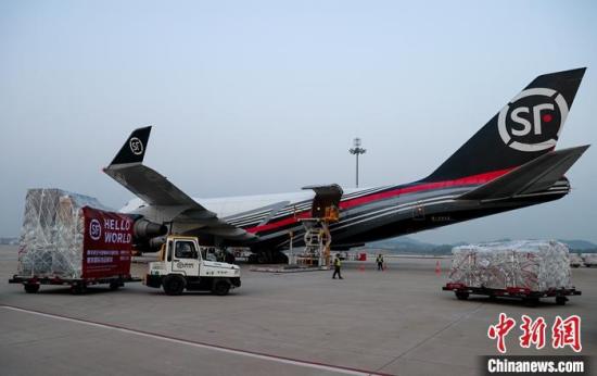 Chinese carriers launch 117 new international air cargo routes in H1