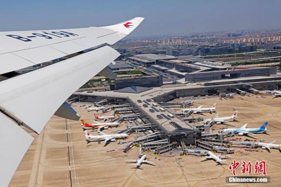China's civil aviation passenger transport scale reaches new heights
