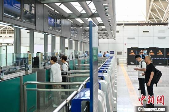 Border crossings to spike by nearly 22% over Mid-Autumn Festival, says NIA