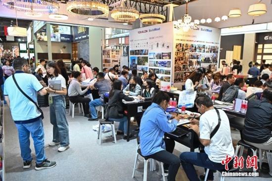 More foreign buyers to participate in Canton Fair as nation expands opening-up