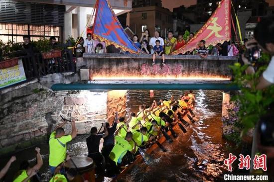 Guangzhou to host international dragon boat race