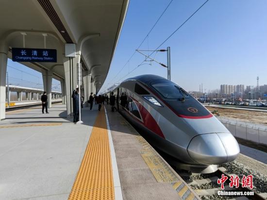 China's railway system sees 159% surge in pre-Spring Festival ticket sales