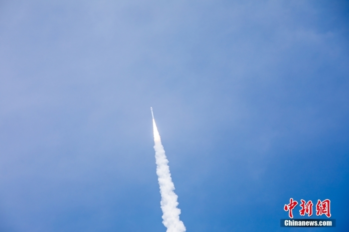 北京时间2月3日11时6分，中国太原卫星发射中心在广东阳江附近海域使用捷龙三号运载火箭，成功将drol卫星、智星二号a星、东方慧眼髙分01星、威海壹号01~02星、星时代-18~20星以及nexsat-1卫星共9颗卫星发射升空，卫星顺利进入预定轨道，发射任务获得圆满成功。

此次任务是捷龙三号运载火箭的第3次飞行。安迪 摄