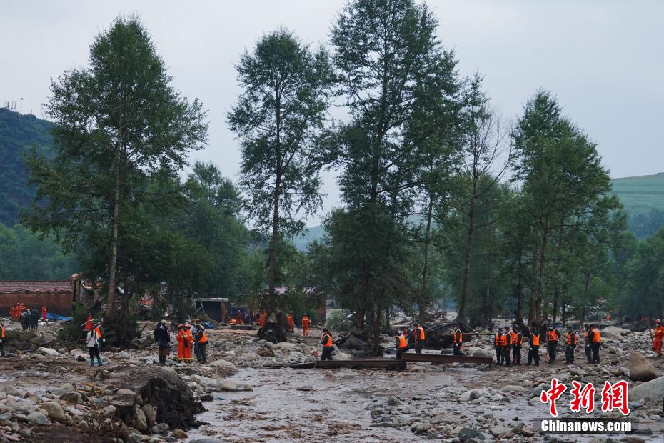 青海大通山洪灾害救援第二日:多部门联合搜救有序进行