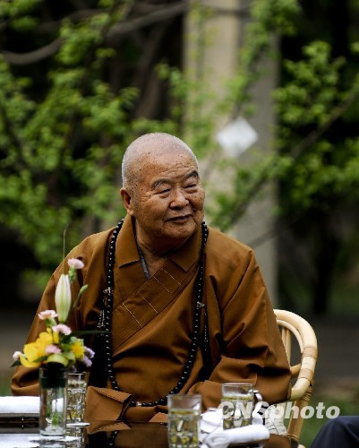 资料图:2010年5月14日,台湾佛光山开山长老星云法师在北京钓鱼台