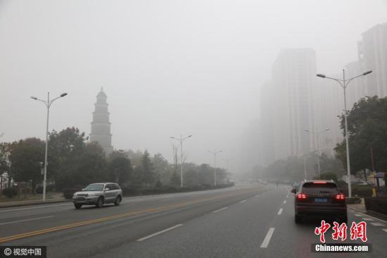 资料图：雾霾天气。图片来源：视觉中国