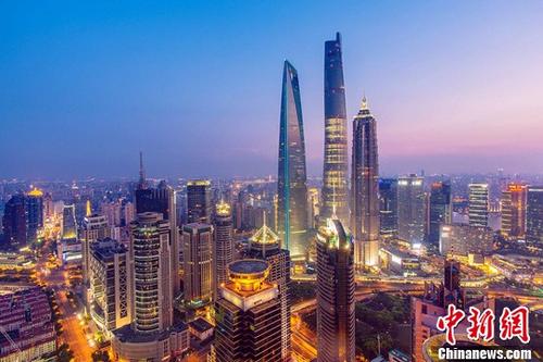 资料图：上海中心大厦。中新社记者 申海 摄