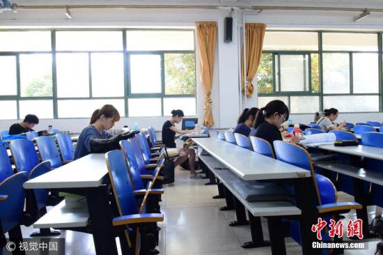 资料图：高校教室。李琳 摄 图片来源：视觉中国