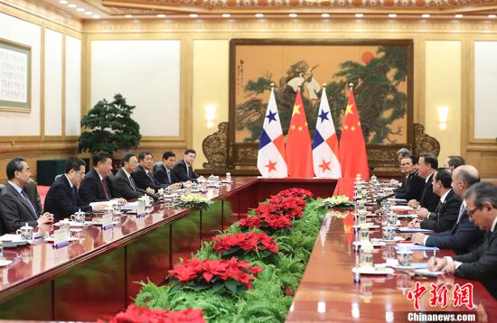 11月17日，中国国家主席习近平在北京人民大会堂同巴拿马共和国总统巴雷拉举行会谈。 中新社记者 盛佳鹏 摄