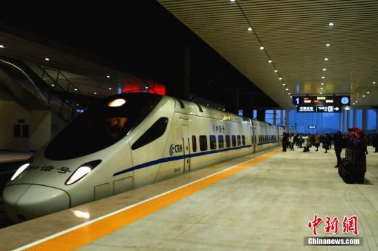 资料图：石家庄至济南高速铁路全线开通运营。
中新社记者 翟羽佳 摄