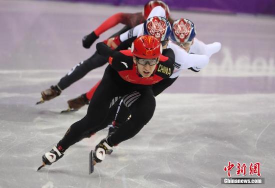 2月22日，在平昌冬奥会短道速滑男子500米决赛中，中国选手武大靖夺得金牌。