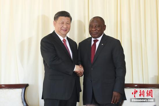 当地时间7月24日，中国国家主席习近平在比勒陀利亚同南非总统拉马福萨举行会谈。中新社记者 盛佳鹏 摄