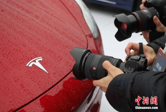 Sources: Tesla in talks with China to remove restrictions on its EVs
