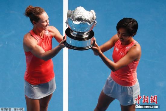 2019年澳大利亚网球公开赛，张帅/斯托瑟挑落卫冕冠军巴博斯/梅拉德诺维奇，首次携手夺得大满贯冠军。