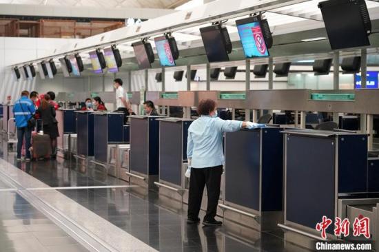 Chinese mainland travelers to Hong Kong airport will be exempted from entry permits