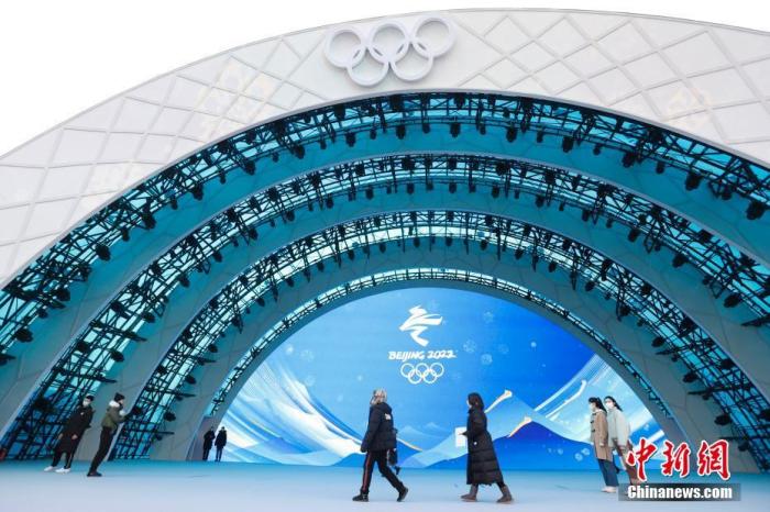 资料图：冬奥会北京颁奖广场。 中新社记者 韩海丹 摄
