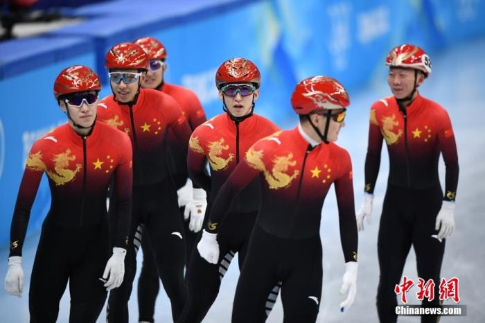 2月2日，北京，中国短道速滑队在首都体育馆训练，备战北京冬奥会。 中新社记者 李骏 摄  