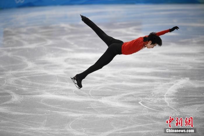 2022年2月6日，北京，2022北京冬奥会花样滑冰团体赛男子单人滑自由滑，金博洋出战。中新社记者 李骏 摄