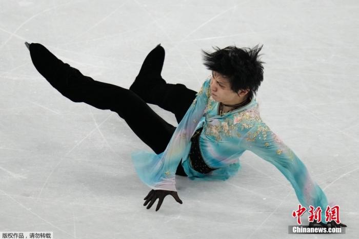 2月10日，日本花滑名将羽生结弦在北京冬奥会赛场未能成功挑战阿克塞尔四周跳（4A），他在做这个跳跃动作时摔倒在地。4A是目前已知的花滑6种跳跃基础动作的四周跳中，唯一未被任何选手在比赛场合攻克的。