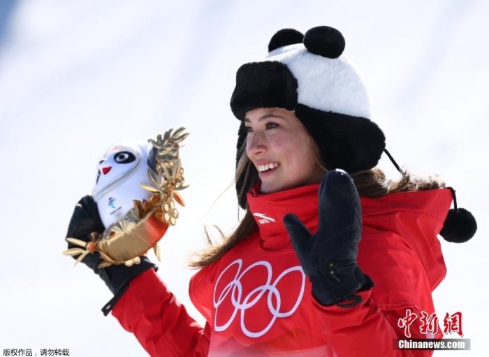 2月18日，2022北京冬奥会自由式滑雪女子U型池决赛，中国队选手谷爱凌以完美发挥提前一轮锁定第一的位置，拿到本届冬奥会个人第二块金牌。