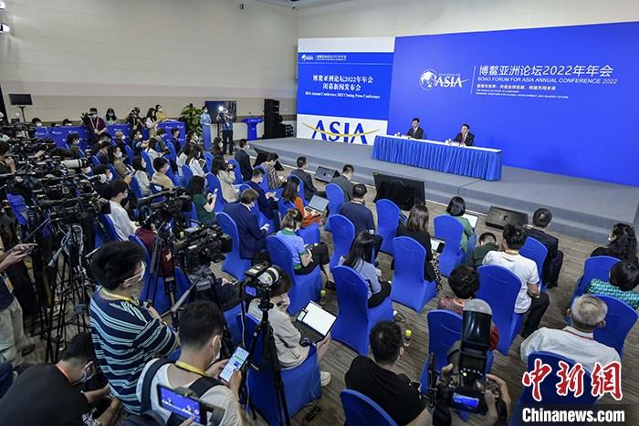4月22日，博鳌亚洲论坛2022年年会闭幕新闻发布会在海南博鳌举行。图为发布会现场。 中新社记者 骆云飞 摄