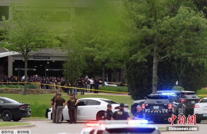 当地时间6月1日，美国俄克拉何马州塔尔萨市圣弗朗西斯医院，救援人员和警察抵达现场。