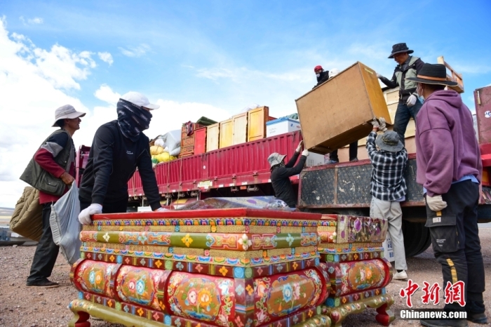 中国海拔最高县搬迁记：既有不舍更有期待