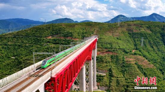 China-Laos Railway starts cross-border passenger services