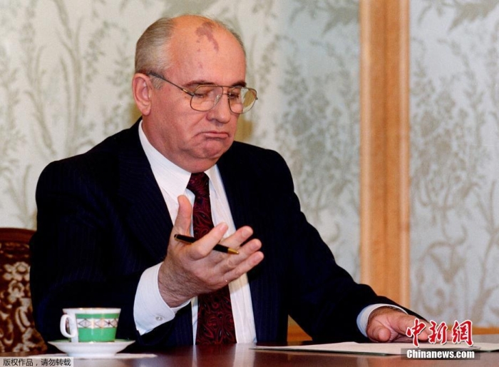 当地时间8月30日，据俄罗斯联邦总统事务局中央临床医院消息称，苏联最后一任领导人戈尔巴乔夫因病医治无效去世，终年91岁。资料图为1991年12月25日，戈尔巴乔夫发表辞职声明。