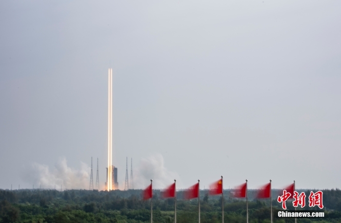 北京时间10月31日15时37分，搭载空间站梦天实验舱的长征五号B遥四运载火箭，在中国文昌航天发射场准时点火发射，约8分钟后，梦天实验舱与火箭成功分离并准确进入预定轨道，发射任务取得圆满成功。 <a target=