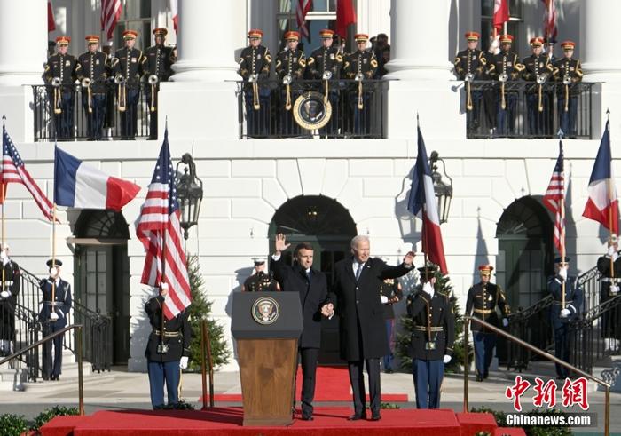 当地时间12月1日，美国总统拜登在白宫为来美进行国事访问的法国总统马克龙举行欢迎仪式。 <a target='_blank' href='/'><p  align=