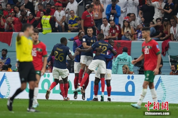 法国队球员庆祝进球。<a target='_blank' href='/'>中新社</a>记者 崔楠 摄