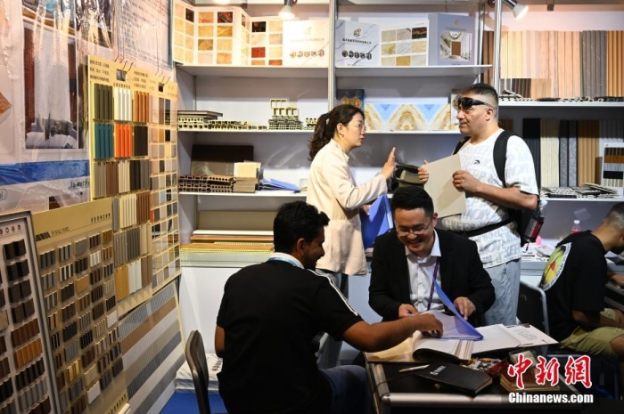 广交会开幕两天客流超66万人次 中企积极揽全球商机