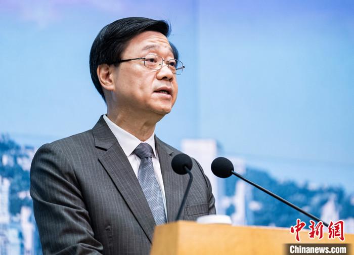 李家超：各项输入人才计划已收到逾10万宗申请 将有约六成获批