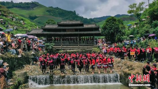 Guilin launches probe into low-cost tour
